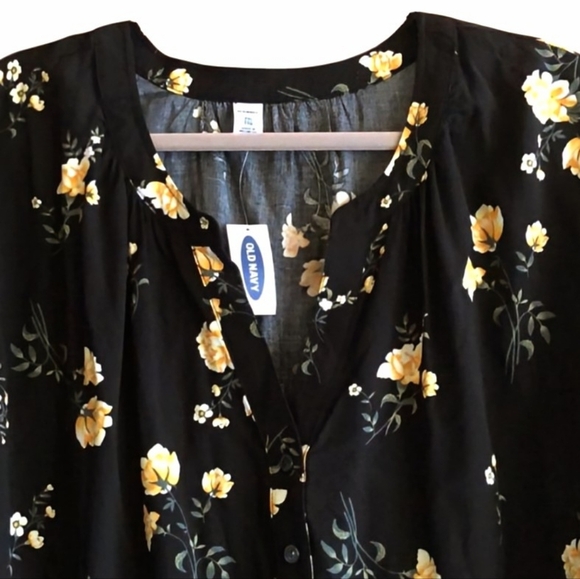 NEW Old Navy Split Neck Blouse - Picture 4 of 6